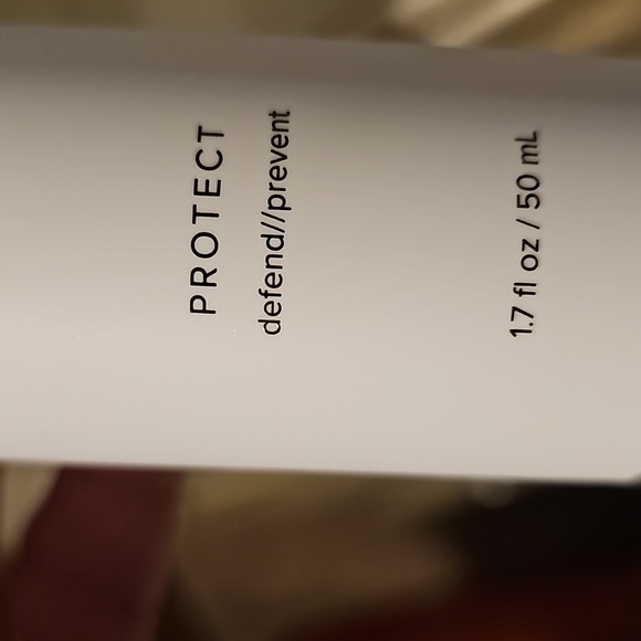 Universal Tinted moisturizer  and Broad Spectrum SPF45 PROTECT defend/prevent - Picture 4 of 5